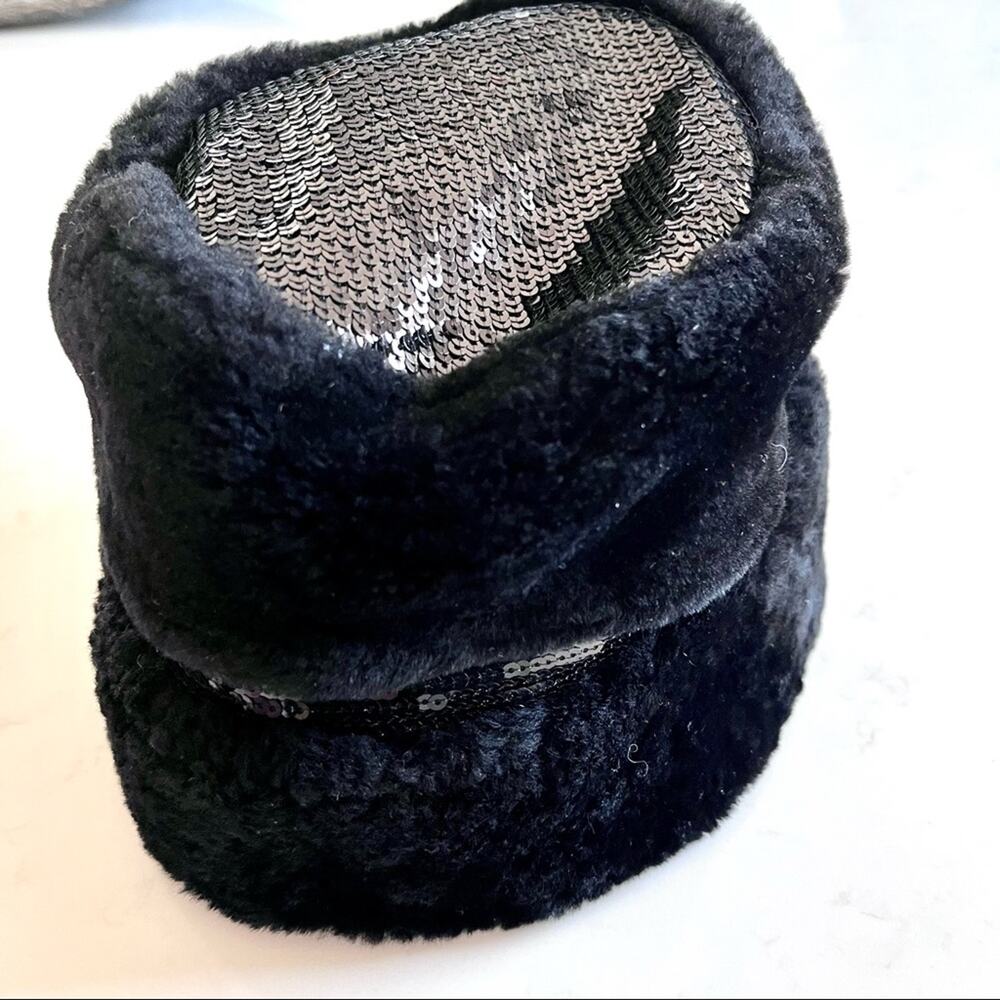 UGG Australia genuine sherling bucket hat with sequins size Small NWOT